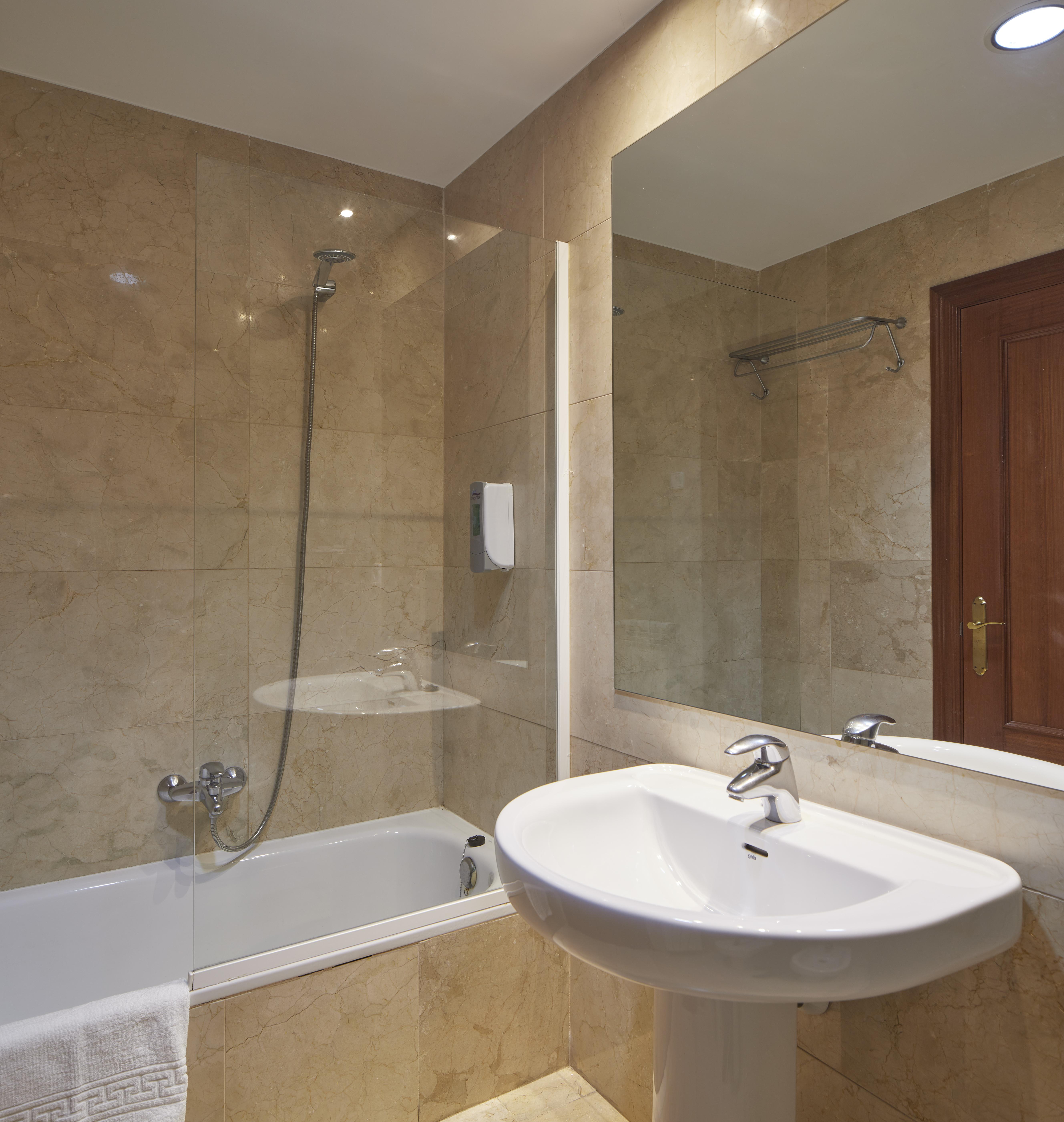 Iraipe Logrono Hotel Экстерьер фото