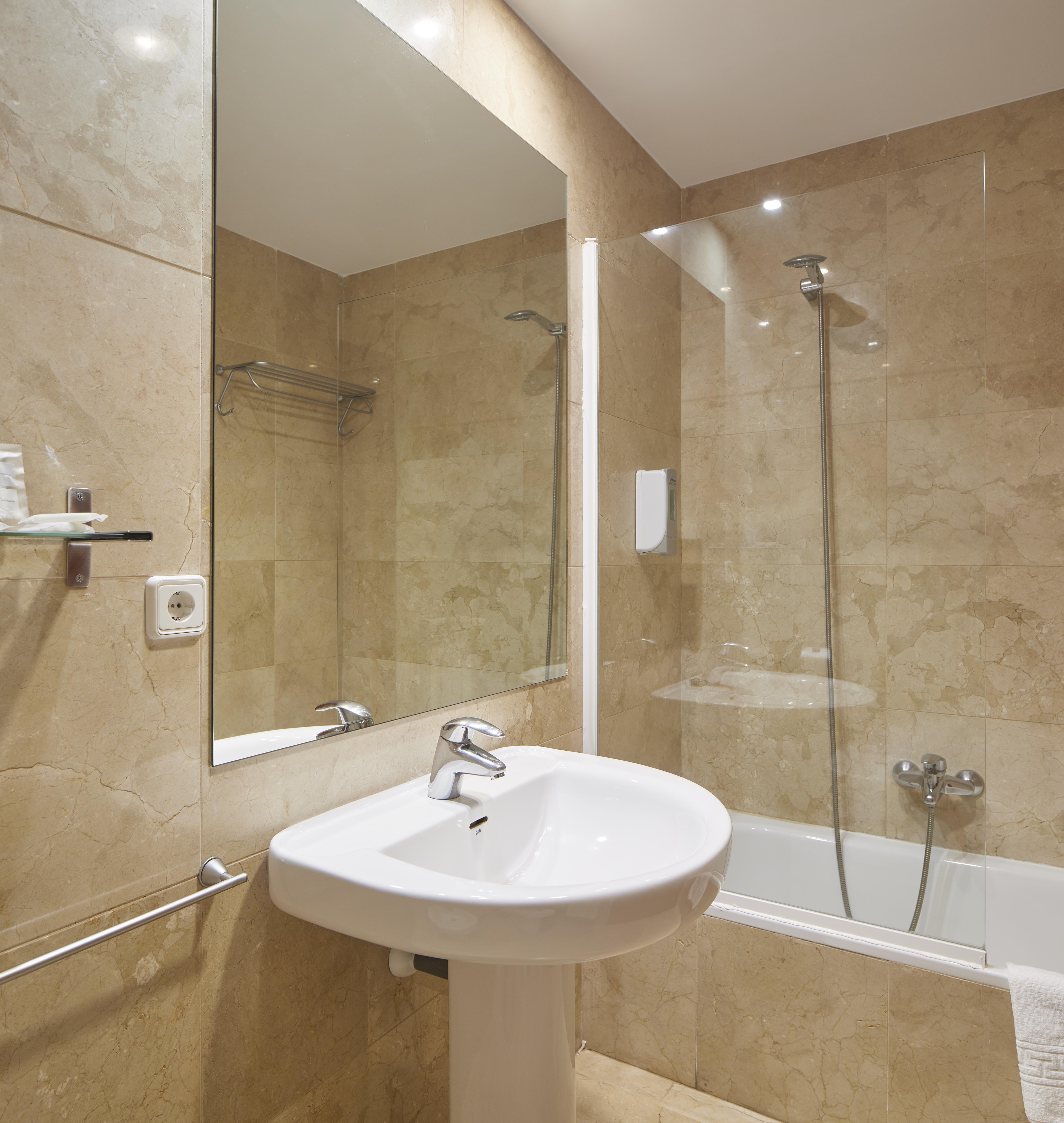Iraipe Logrono Hotel Экстерьер фото